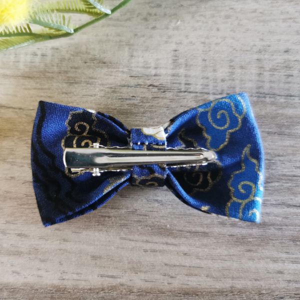 Barrette cheveux en forme de noeud bleu motifs nuage