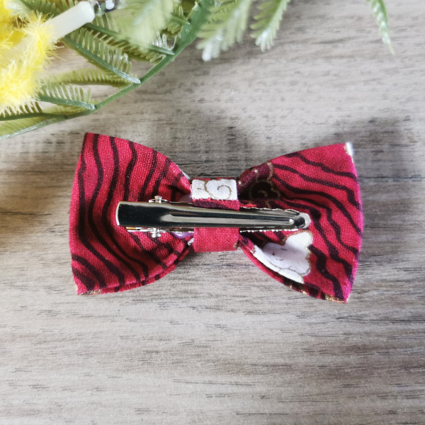 Barrette cheveux en forme de noeud rouge motifs nuage
