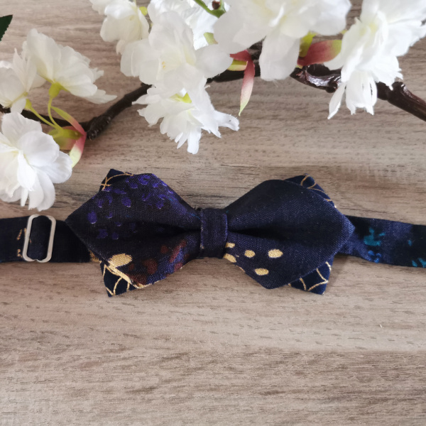 Nœud papillon bleu motifs sakura