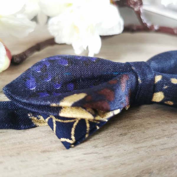 Nœud papillon bleu motifs sakura