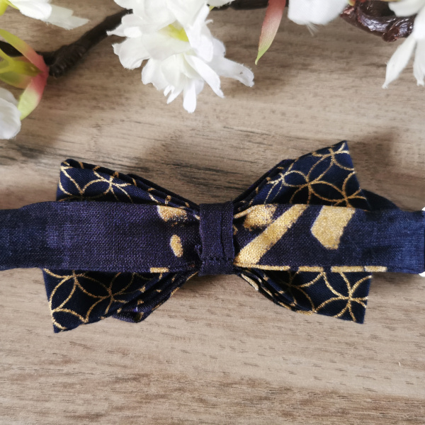 Nœud papillon bleu motifs sakura